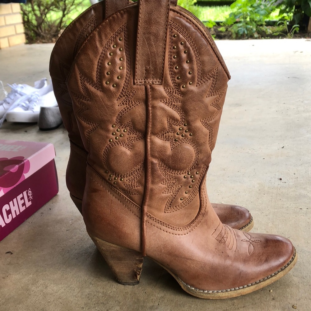 Boots - Picture 2 of 3